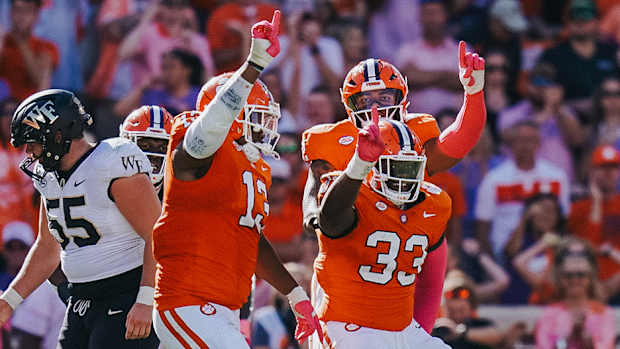 Tyler Davis and Ruke Orhorhoro vs Wake Forest